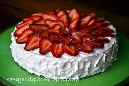 gf strawberry vanilla cream sandwich cake 1